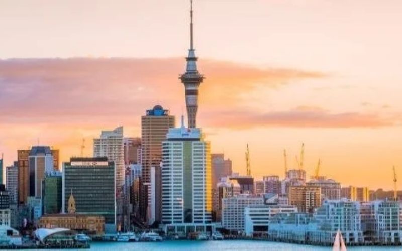 New Zealand in Winter: Skiing, Glaciers and Hot Pools