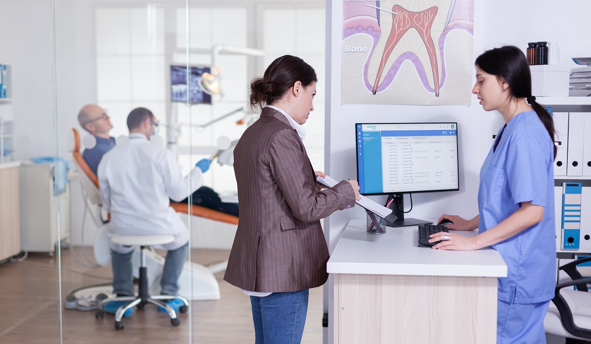Hire dental professionals in Qatar with B2C solutions