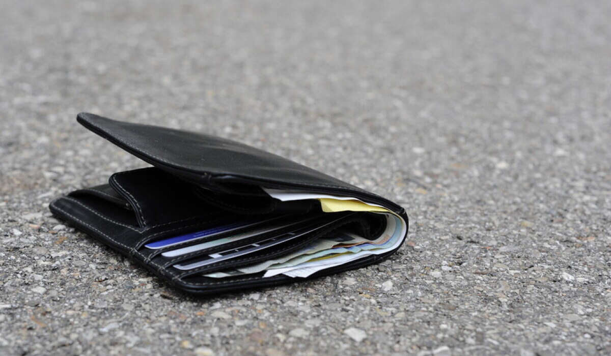 Up to six months jail and QR3,000 fine for keeping lost items: MoI official