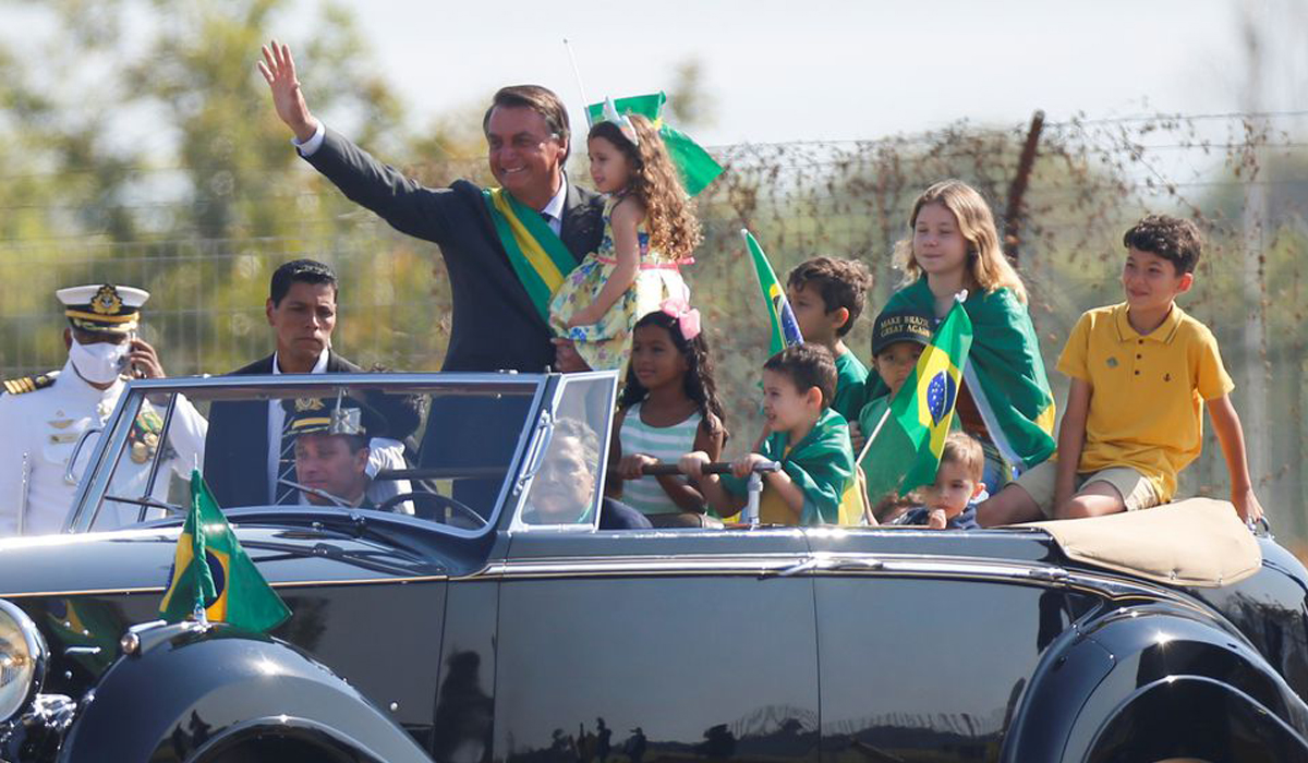 Brazil's Bolsonaro slams Supreme Court, calls election a 'farce' as supporters rally