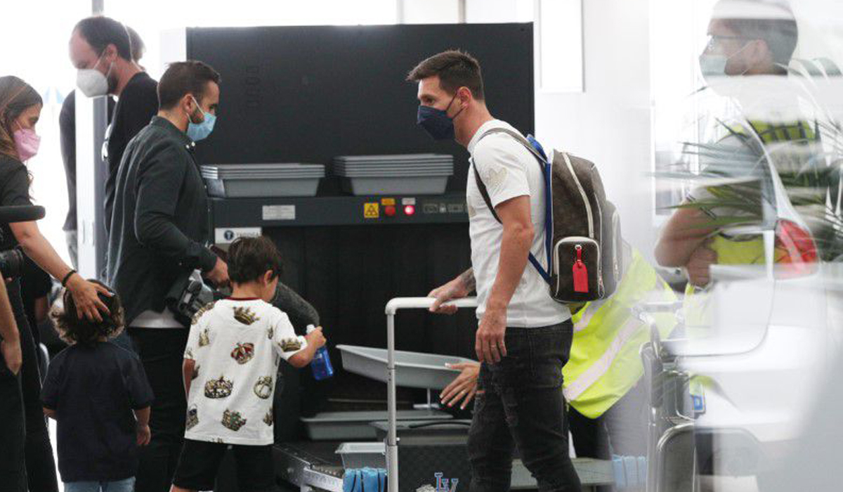 Messi gets hero's welcome in France after agreeing to join Qatar-owned PSG