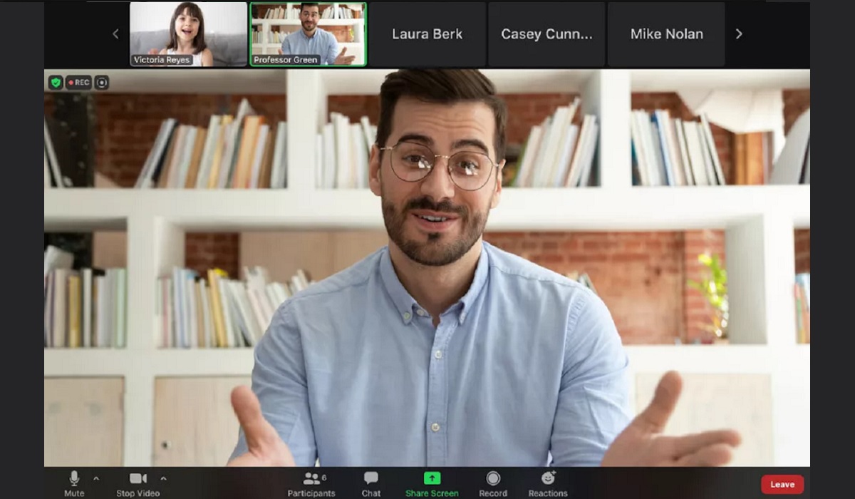 Zoom's new Focus mode hides people who might distract you