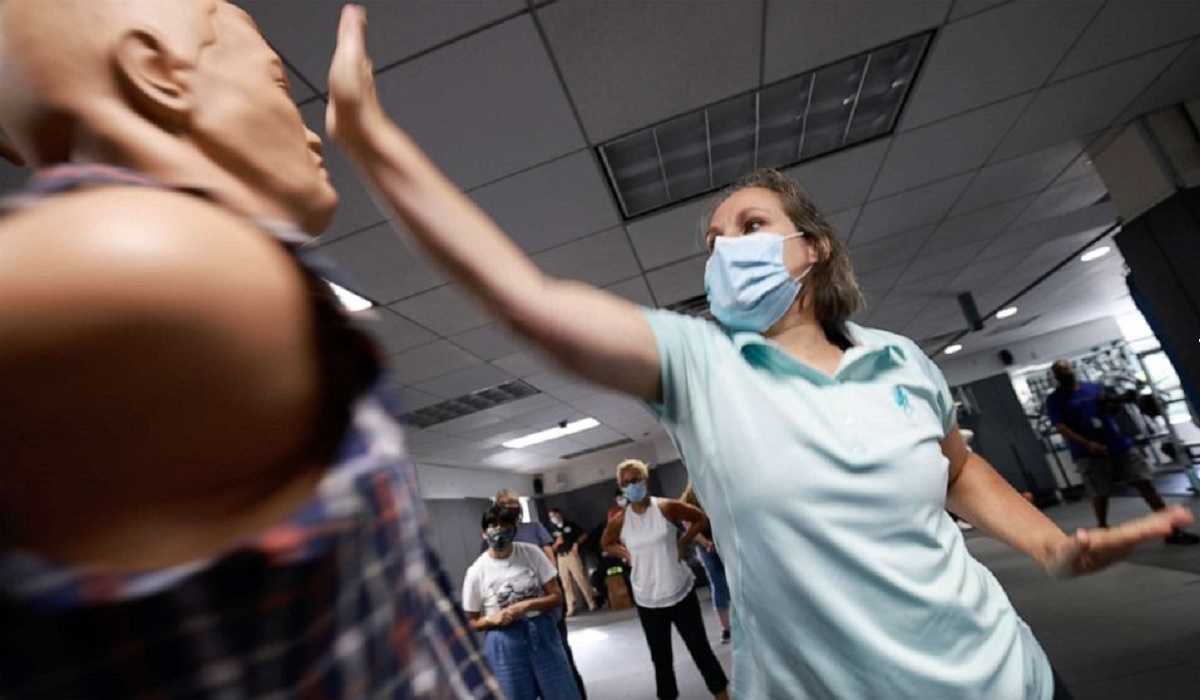 With unruly passenger incidents on the rise, flight attendants turn to self-defense training
