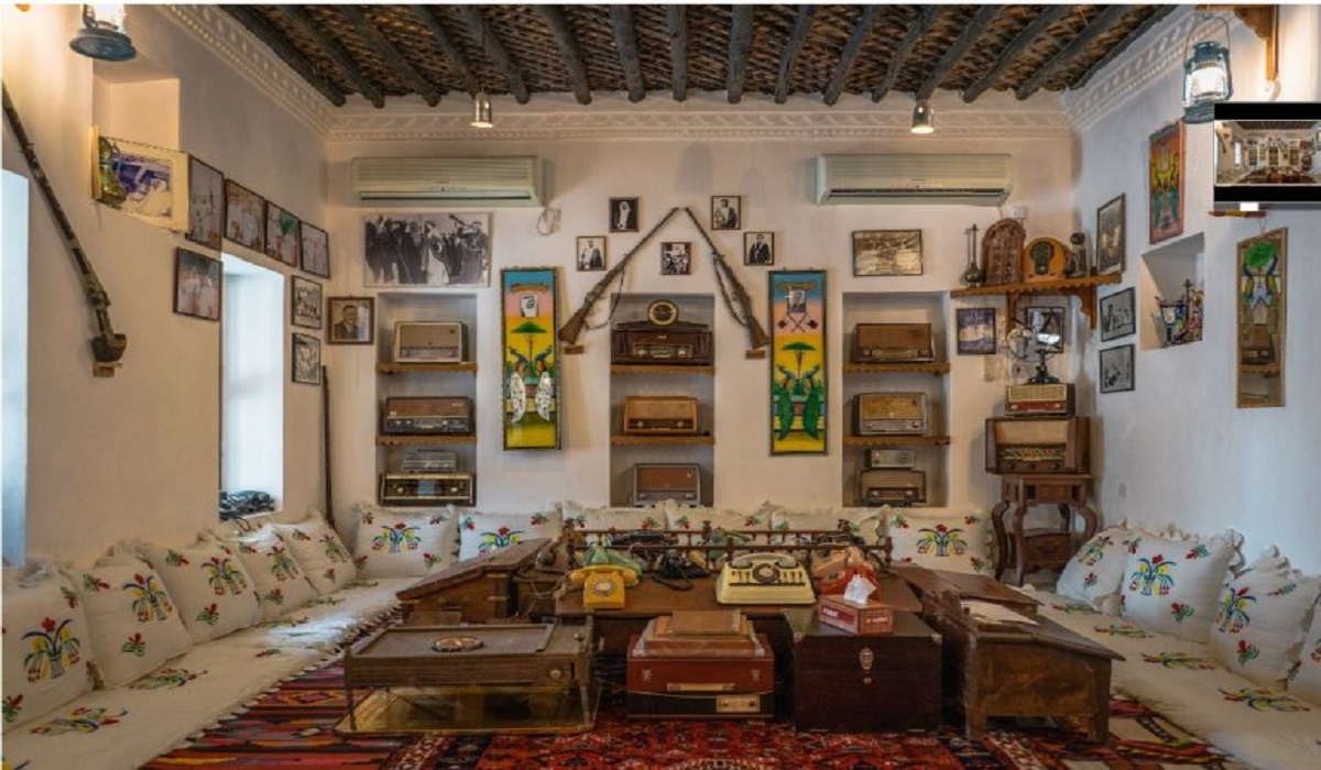 NMoQ celebrates local collectors; two classic car collectors display objects