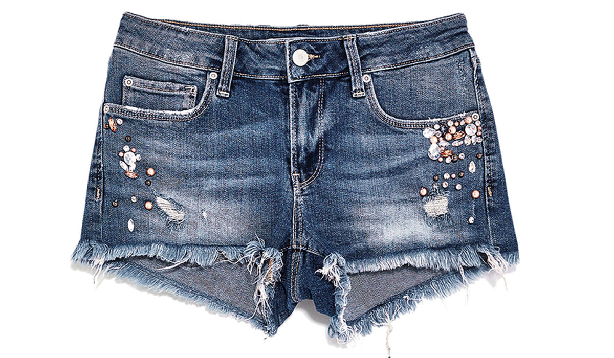 Shorts wearers in Saudi Arabia 'warned'