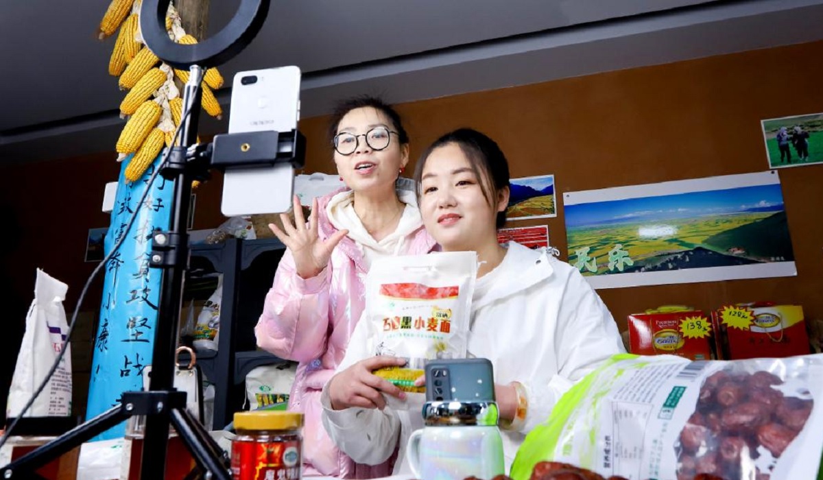 China now wants to tell influencers how to speak and dress when live-streaming