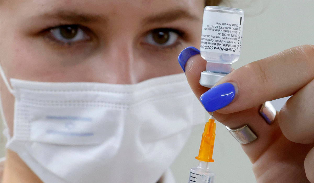 Study Finds COVID-19 Vaccine Booster Significantly Lowers Infection Risk