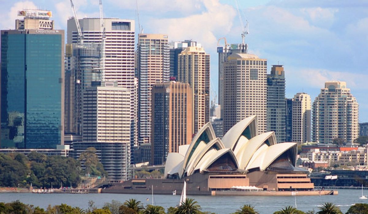 Australian state warns COVID-19 hospitalisations to peak in October