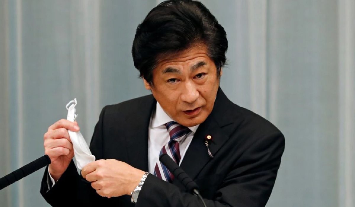 Japan health minister says Moderna vaccine contaminants likely from needle stick